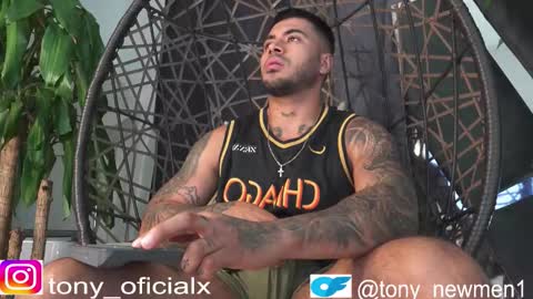 Snapshot of tony_newmen chatting on 01-31-26, 11:25 tony online show from 01-31-26, 11:25