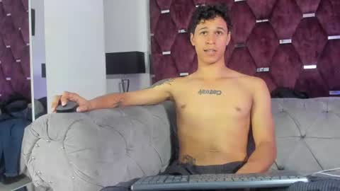Snapshot of tonybenedetti chatting on 06-11-26, 12:32 Tony Benedetti online show from 06-11-26, 12:32