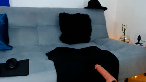 Snapshot of tonycollins_ chatting on 06-14-26, 04:58 Tony online show from 06-14-26, 04:58