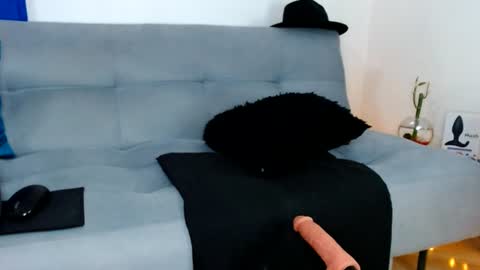 Snapshot of tonycollins_ chatting on 06-19-26, 10:57 Tony online show from 06-19-26, 10:57