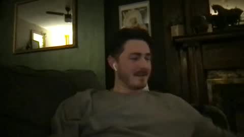 Snapshot of tonydigitt chatting on 02-19-25, 08:33 tonyd online show from 02-19-25, 08:33