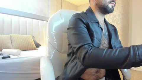 Snapshot of tonylatino_ chatting on 02-12-26, 01:06 Tony online show from 02-12-26, 01:06