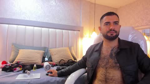 Snapshot of tonylatino_ chatting on 02-14-26, 01:08 Tony online show from 02-14-26, 01:08