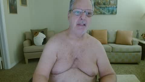 Snapshot of tonysview12000 chatting on 10-19-25, 06:52 tonysview12000 online show from 10-19-25, 06:52