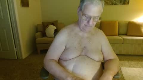 Snapshot of tonysview12000 chatting on 01-11-26, 01:21 tonysview12000 online show from 01-11-26, 01:21