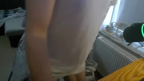 toohugeandstonedxoxo online show from 03-08-26, 12:53