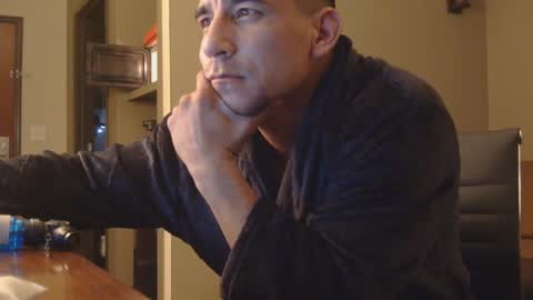 Snapshot of toomuchsmoke chatting on 12-31-24, 10:26 toomuchsmoke online show from 12-31-24, 10:26