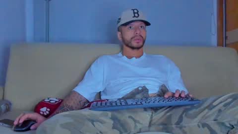 Snapshot of toonnydee chatting on 01-14-25, 01:47 Tony Dee online show from 01-14-25, 01:47