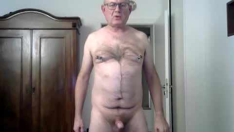 Snapshot of tooohard chatting on 12-17-24, 07:37 Alex online show from 12-17-24, 07:37