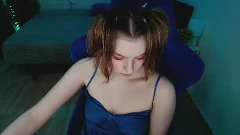 Snapshot of topcranberry chatting on 06-20-26, 11:18 topcranberry online show from 06-20-26, 11:18