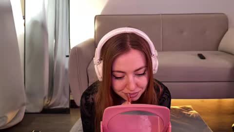 Snapshot of topwitch chatting on 03-11-26, 12:22 Lina Next stream January 4 11am UTC 0 online show from 03-11-26, 12:22