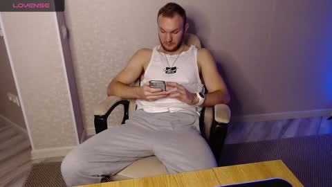 Snapshot of toress1 chatting on 01-18-25, 10:06 Glebaty online show from 01-18-25, 10:06