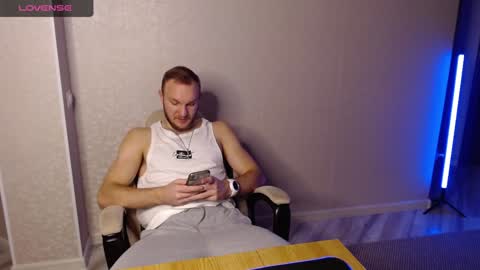 Snapshot of toress1 chatting on 01-18-25, 04:53 Glebaty online show from 01-18-25, 04:53