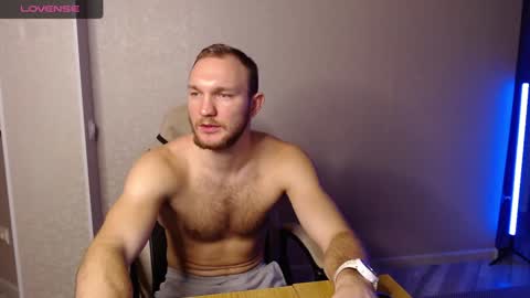 Snapshot of toress1 chatting on 01-23-25, 05:10 Glebaty online show from 01-23-25, 05:10