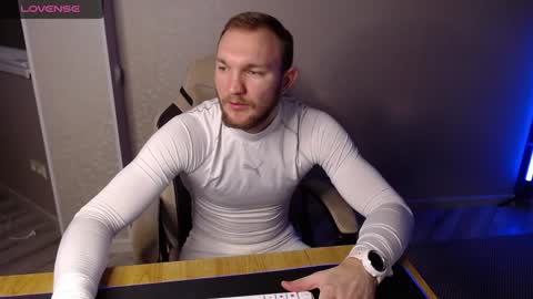 Snapshot of toress1 chatting on 01-29-25, 05:51 Glebaty online show from 01-29-25, 05:51