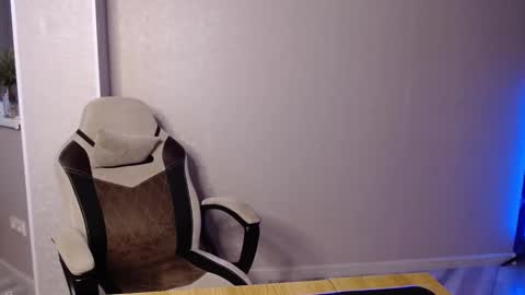 Snapshot of toress1 chatting on 02-23-25, 09:11 Glebaty online show from 02-23-25, 09:11