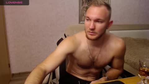 Snapshot of toress1 chatting on 10-11-25, 01:20 Glebaty online show from 10-11-25, 01:20