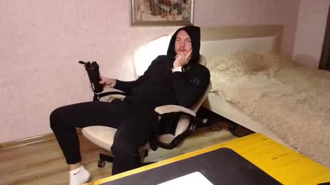 Snapshot of toress1 chatting on 10-29-25, 06:09 Glebaty online show from 10-29-25, 06:09