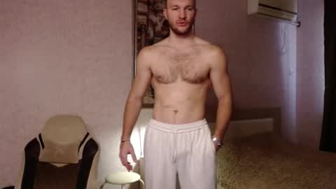 Snapshot of toress1 chatting on 11-29-25, 11:24 Glebaty online show from 11-29-25, 11:24