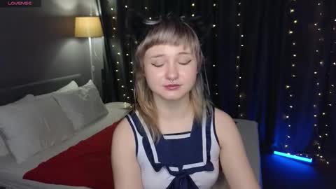 Tori online show from 02-04-26, 12:27