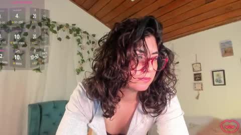 Snapshot of tori_just chatting on 06-01-26, 01:35 tori_just online show from 06-01-26, 01:35