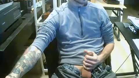 Snapshot of tornado2156 chatting on 02-03-25, 11:36 Tornado2156 online show from 02-03-25, 11:36