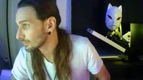 Snapshot of tornado2156 chatting on 02-18-26, 04:03 Tornado2156 online show from 02-18-26, 04:03