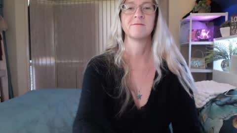 Snapshot of total_aussie_milfs chatting on 07-20-26, 11:18 Milly online show from 07-20-26, 11:18