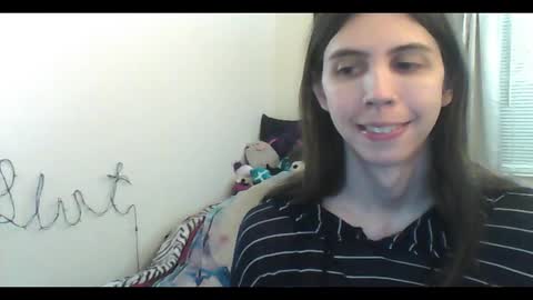 Snapshot of totalfuckingadorable chatting on 01-16-26, 04:27 Luna online show from 01-16-26, 04:27