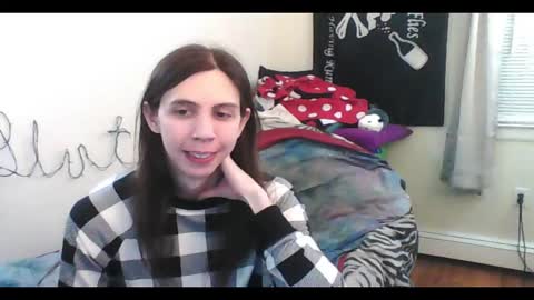 Snapshot of totalfuckingadorable chatting on 02-15-26, 04:31 Luna online show from 02-15-26, 04:31