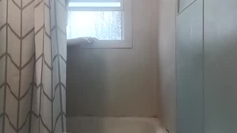 totallyawesome_65 online show from 03-25-26, 12:33