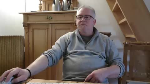 Snapshot of toto758 chatting on 02-25-25, 11:41 toto758 online show from 02-25-25, 11:41