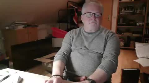 Snapshot of toto758 chatting on 11-16-25, 09:20 toto758 online show from 11-16-25, 09:20