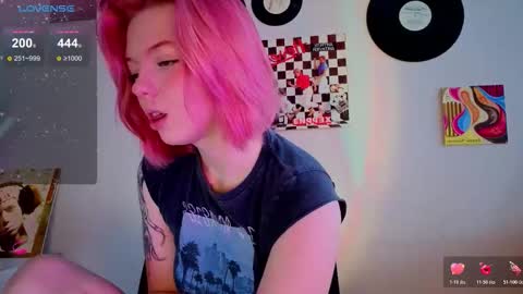 Snapshot of tox1ccherry chatting on 03-04-26, 05:02 Melina online show from 03-04-26, 05:02