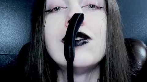 toxicdomme online show from 12-19-25, 07:32