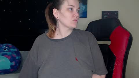 Snapshot of toxiclilly chatting on 12-10-24, 08:40 Lilly Miss Mistress Goddess Maam Queen Boss online show from 12-10-24, 08:40