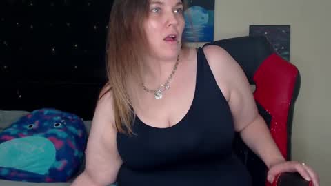 Snapshot of toxiclilly chatting on 12-16-24, 07:26 Lilly Miss Mistress Goddess Maam Queen Boss online show from 12-16-24, 07:26