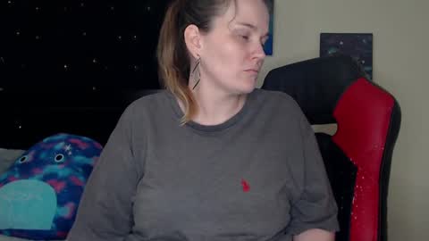 Snapshot of toxiclilly chatting on 12-17-24, 07:40 Lilly Miss Mistress Goddess Maam Queen Boss online show from 12-17-24, 07:40