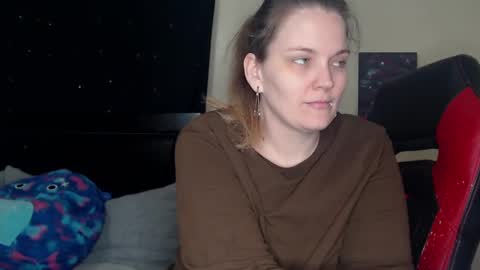 Snapshot of toxiclilly chatting on 01-15-25, 08:51 Lilly Miss Mistress Goddess Maam Queen Boss online show from 01-15-25, 08:51