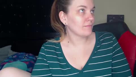 Snapshot of toxiclilly chatting on 03-02-25, 07:54 Lilly Miss Mistress Goddess Maam Queen Boss online show from 03-02-25, 07:54