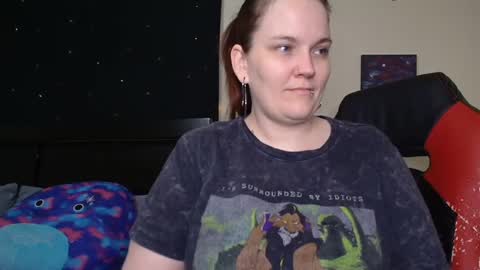 Snapshot of toxiclilly chatting on 09-15-25, 08:14 Lilly Miss Mistress Goddess Maam Queen Boss online show from 09-15-25, 08:14