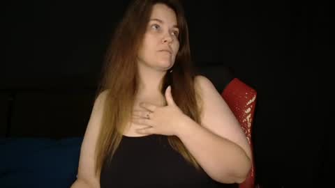 Snapshot of toxiclilly chatting on 07-19-26, 08:01 Lilly Miss Mistress Goddess Maam Queen Boss online show from 07-19-26, 08:01
