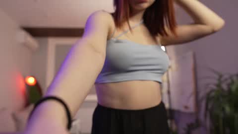 Bella online show from 02-25-25, 08:19