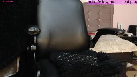 Snapshot of toxxxic_cams chatting on 01-24-25, 03:22 toxca69 online show from 01-24-25, 03:22