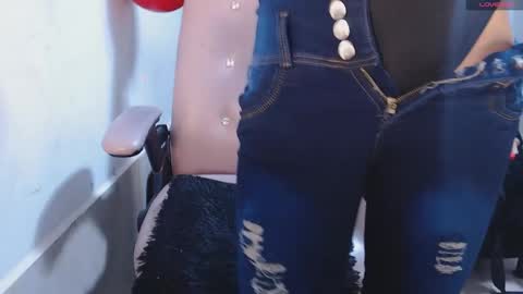 Snapshot of toxxxic_cams chatting on 11-16-25, 02:39 toxca69 online show from 11-16-25, 02:39