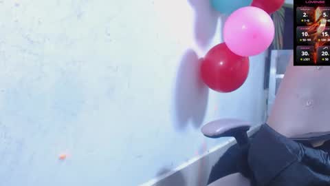 Snapshot of toxxxic_cams chatting on 11-18-25, 02:17 toxca69 online show from 11-18-25, 02:17