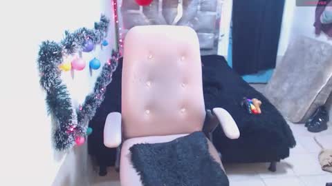 Snapshot of toxxxic_cams chatting on 11-28-25, 02:03 toxca69 online show from 11-28-25, 02:03