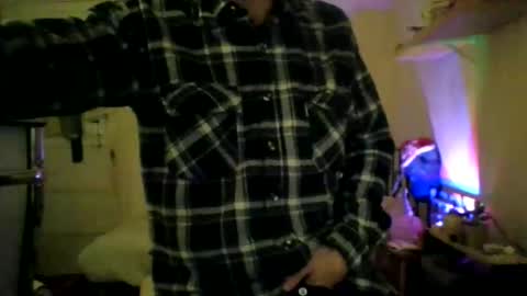 Snapshot of toyboysquirt chatting on 05-20-26, 07:14 toyboysquirt online show from 05-20-26, 07:14