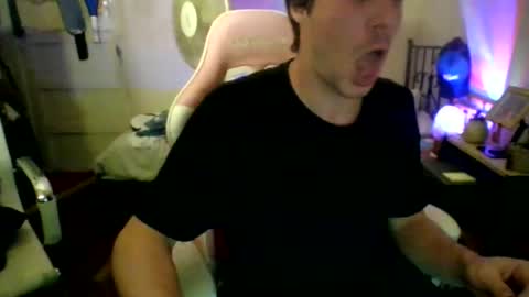 Snapshot of toyboysquirt chatting on 06-07-26, 06:50 toyboysquirt online show from 06-07-26, 06:50