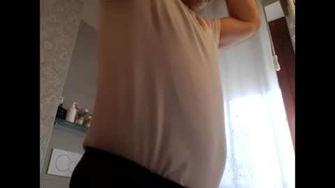 Snapshot of tra649167 chatting on 12-03-25, 01:31 tra649167 online show from 12-03-25, 01:31